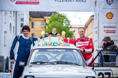 Štajf slavil triumf na historické Vltavě
