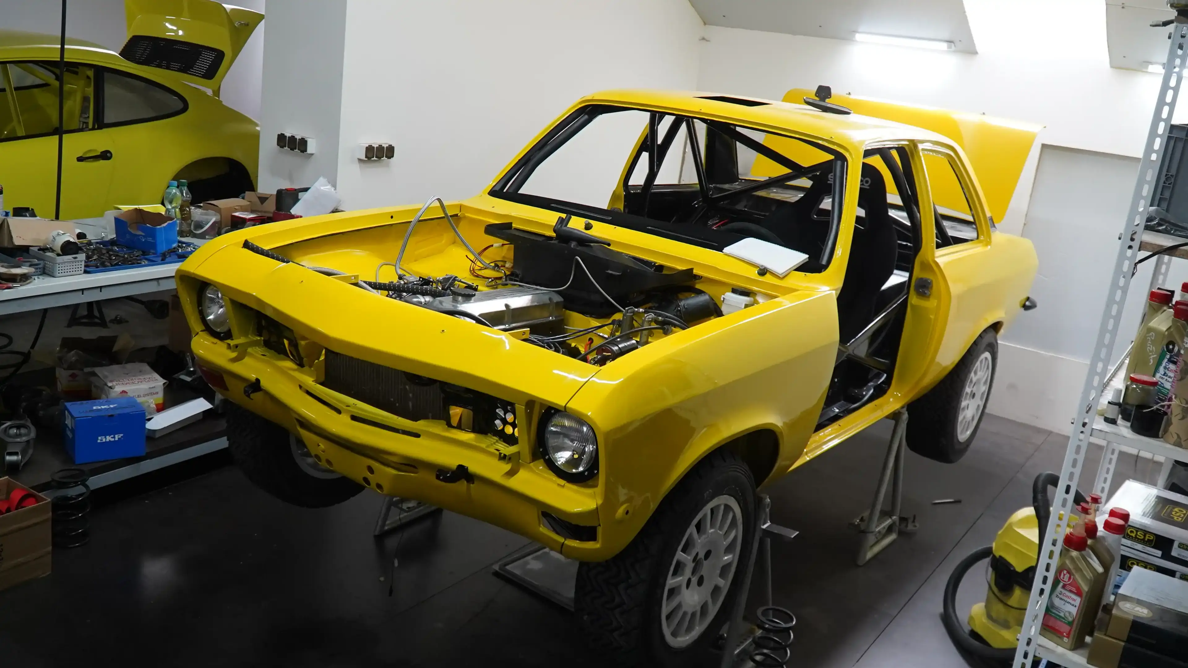 Servis závodních vozů