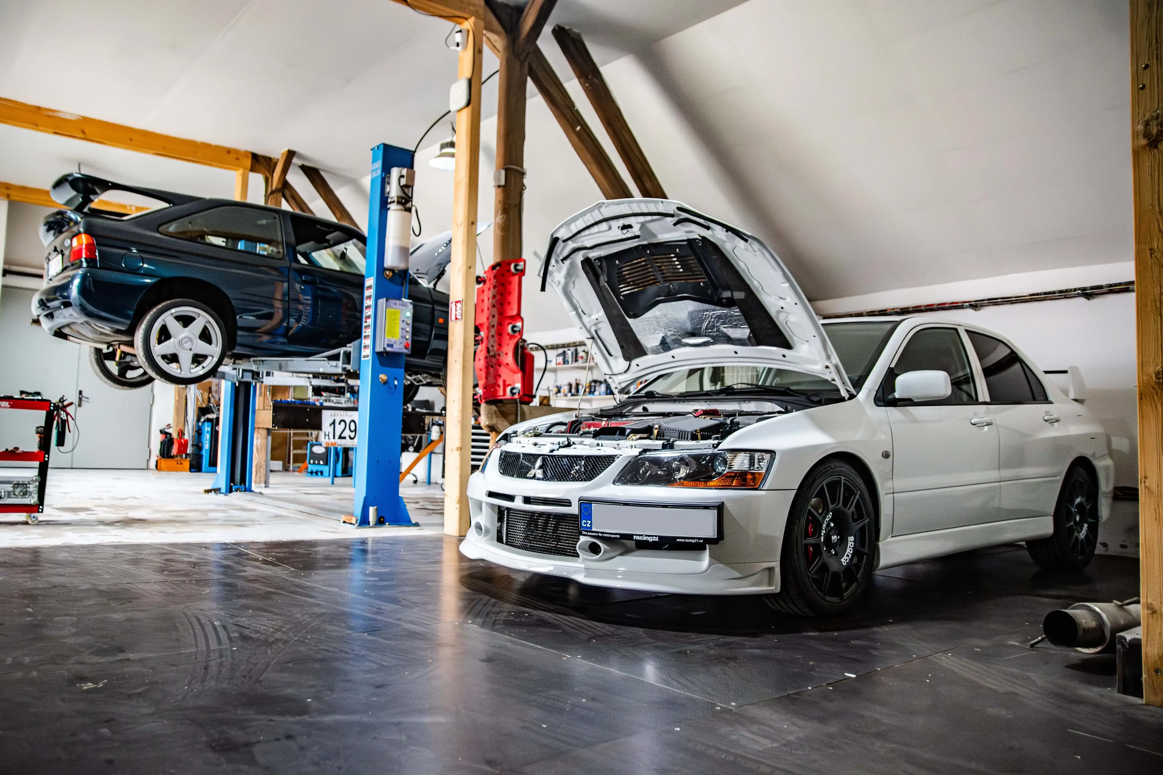 Servis sportovních vozů, undefined