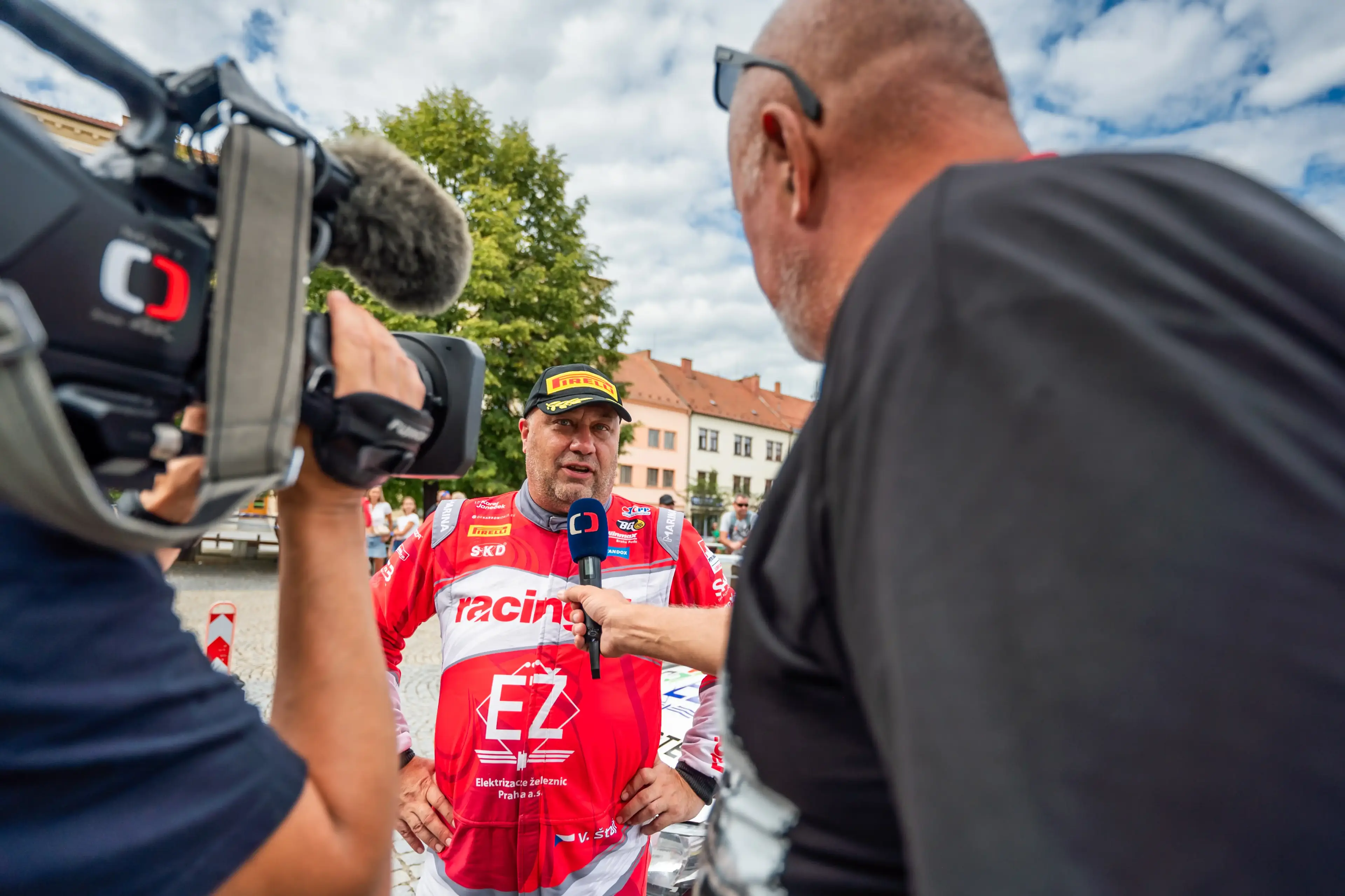 Racing 21, Media servis