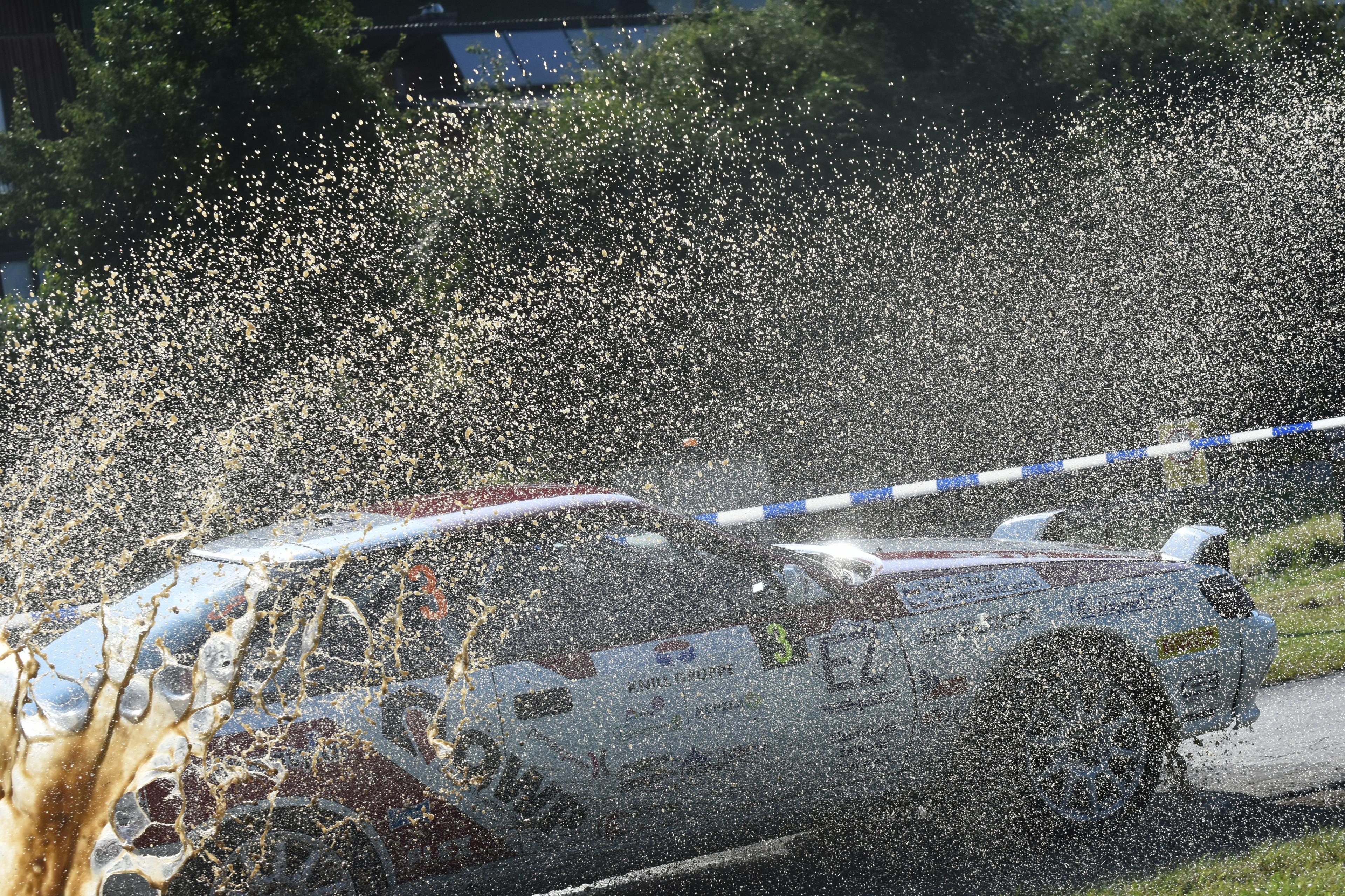 Větrnou smrští a deštěm za čtvrtým místem